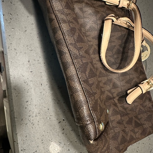 Michael Kors Handbag - Picture 2 of 4